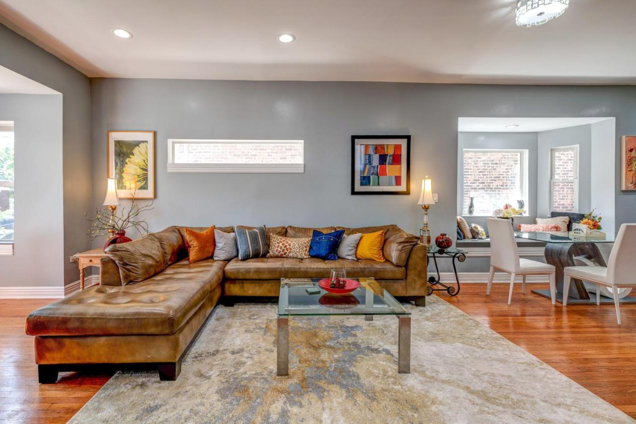 Spacious 5-Br House Near Transit W Parking شيكاغو المظهر الخارجي الصورة